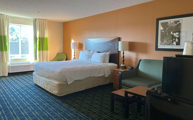 Country Inn & Suites by Radisson, Fayetteville I-95, NC