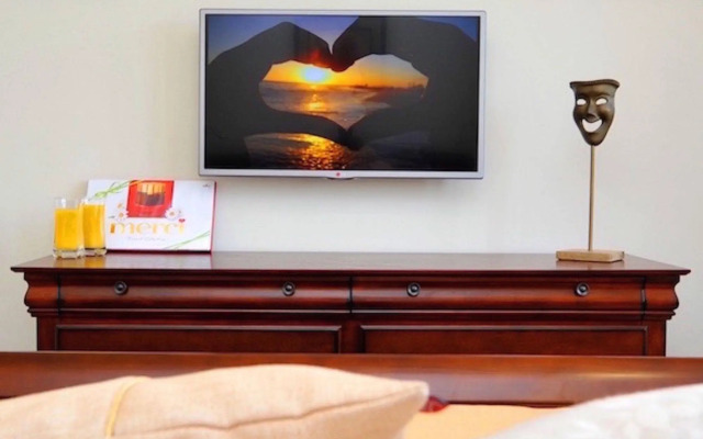 Metropole Luxury Rooms