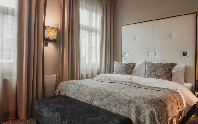 Home Hotel Folketeateret