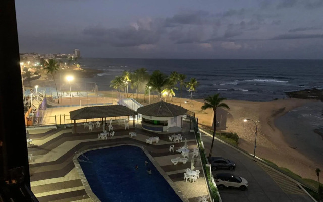 Maravilhoso apartamento 2 quartos vista mar no Ondina Apart