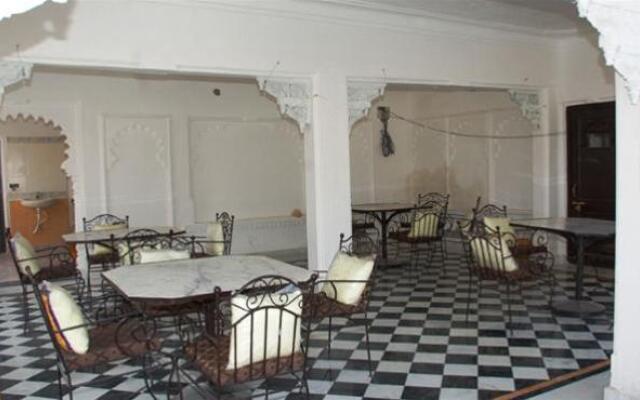 The Moti Mahal Hotel