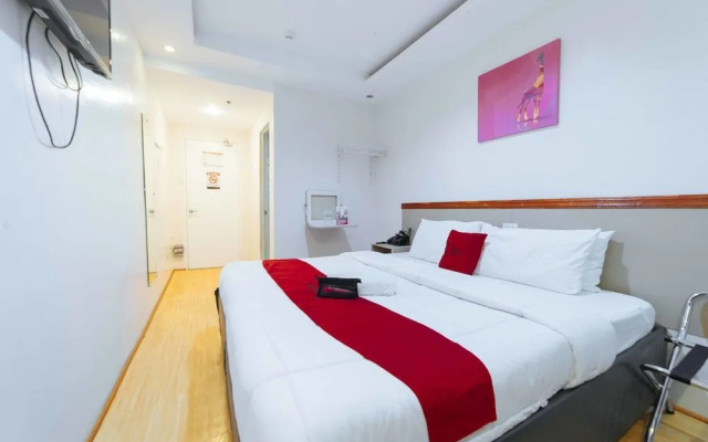 RedDoorz Plus Near SM Lanang Davao