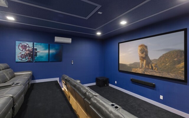 St004v: 10 Bed, Frozen, Spongebob