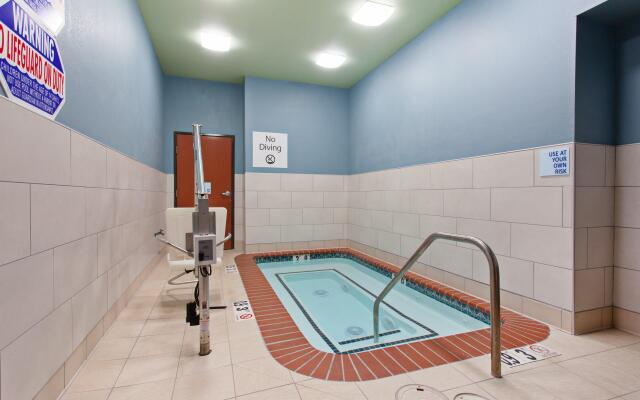 Holiday Inn Express Hotel & Suites Oakland-Airport by IHG