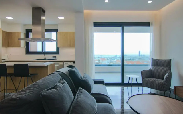 Phaedrus Living: City View Anna Residence 102