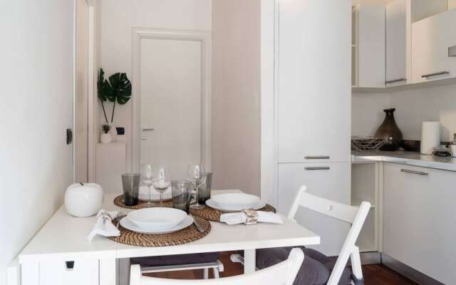 Large apartment in Milan center