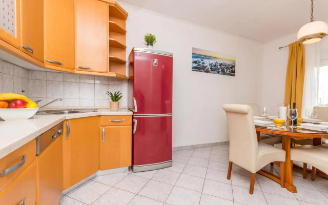 Apartment Pavla with pool