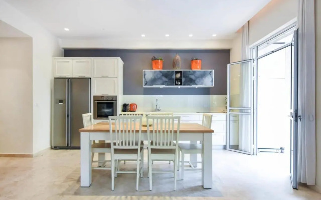 Blue Quartz by HolyGuest