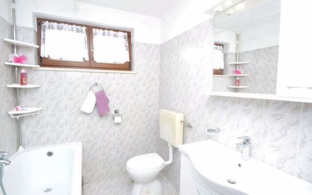 Holiday Home Nikolina (ROJ412)