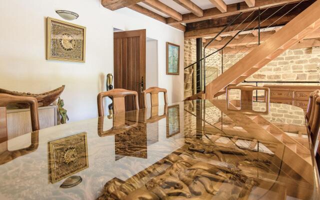 Modern Villa in Serilhac with Private Pool