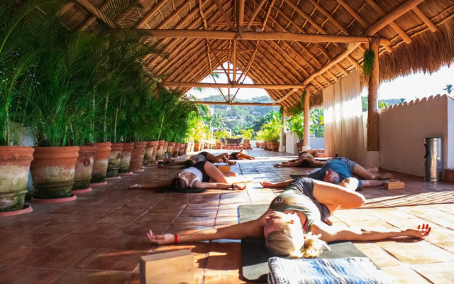 Casa Lotería -Pueblito Sayulita- Colorful, Family and Relax Experience with Private Parking and Pool