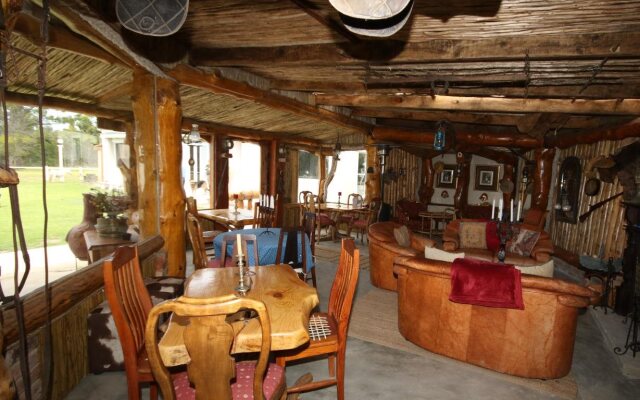 Tniqua Stable Inn