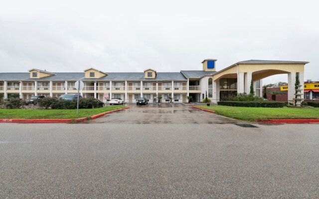 OYO Hotel Stafford TX I-69 North