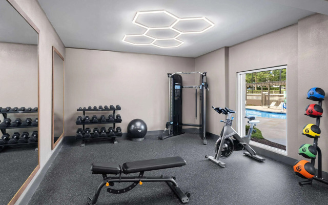 La Quinta Inn & Suites by Wyndham Greensboro NC