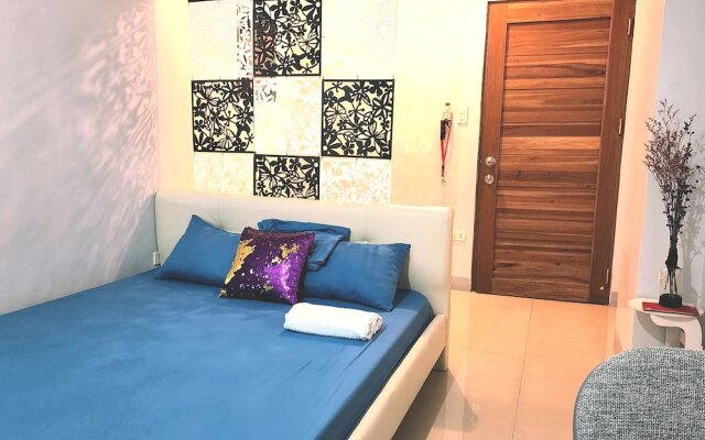Budget Backpackers  Near Airport