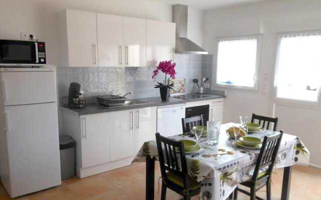House With 3 Bedrooms in Blaye, With Enclosed Garden and Wifi