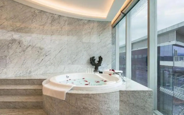 Cachet Boutique Zhejiang Circuit