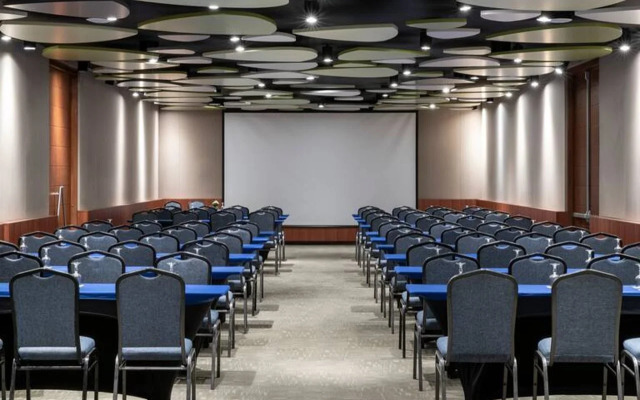 Cosmos 100 Hotel & Centro de Convenciones