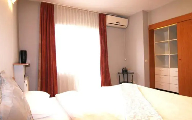 Domino 2BD Apartment Unirii Square