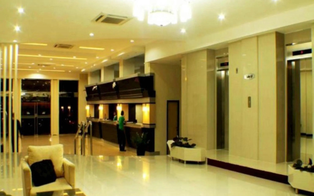 Daima Hotel Padang – Lobby – Padang