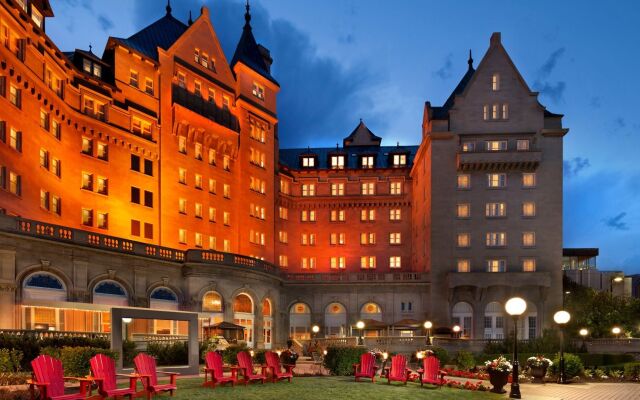 Fairmont Hotel Macdonald