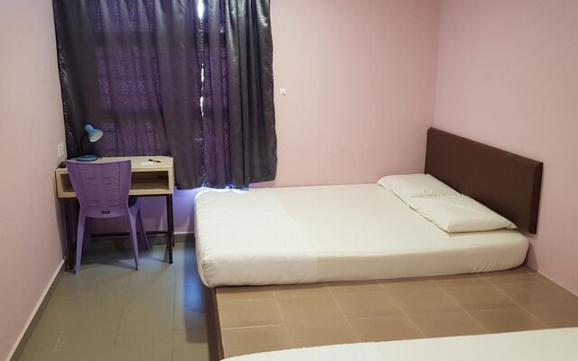CMN Hotel & Homestay