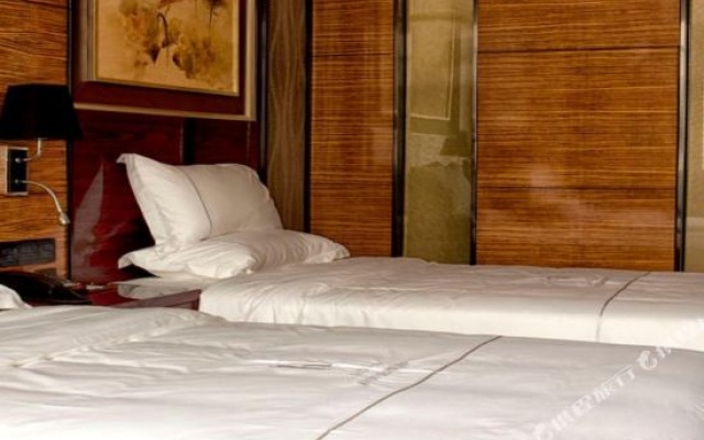 Romantic Hotel (Foshan Jinsha Zhou Jinbo Tiandi Plaza Branch) – Guest Rooms – Foshan