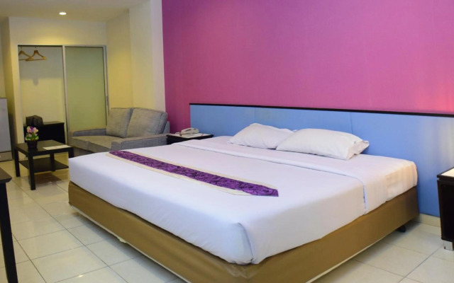 The Color Living Hotel
