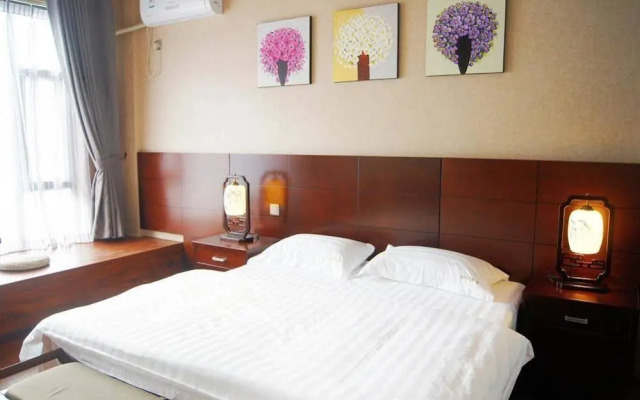 Dali Encounter Hotel