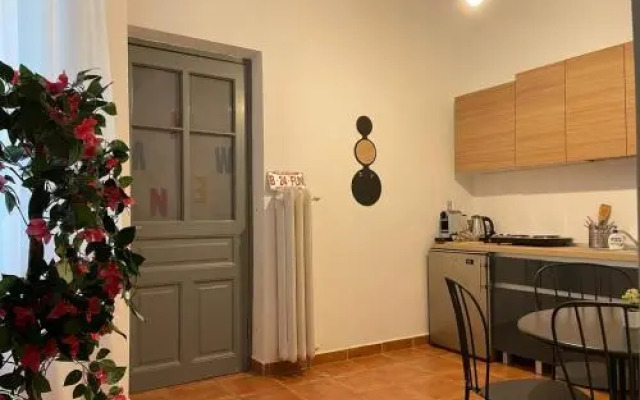 Outstanding 3BR Ultracentral cityview balcony AAA