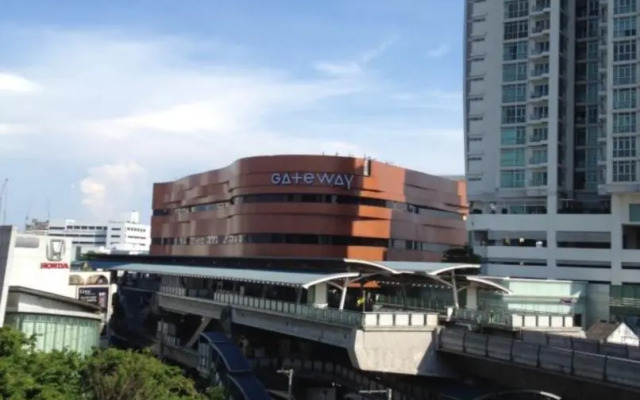 Zenith Place Condominium