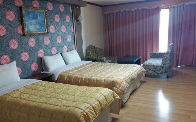 Mongdol Beach Hotel