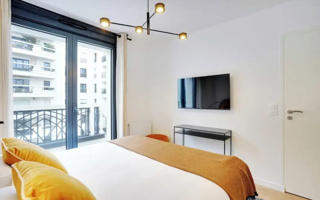 Duplex With Terrace in Levallois