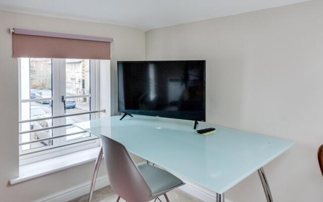 The Mews - 1BR Studio in Jericho Near City Centre