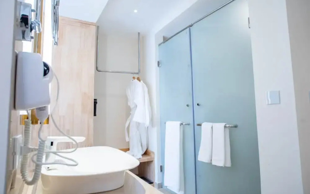 SQUARE hotel