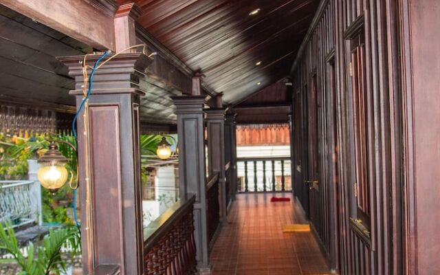 Y Not Lao Villa