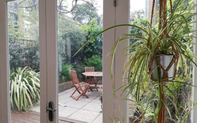 Stylish 2 Bedroom Apartment Stoke Newington