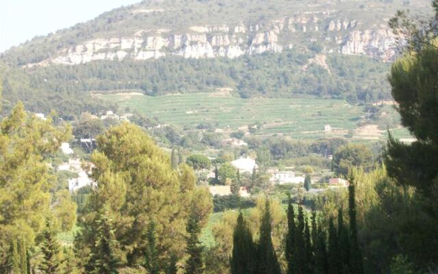 Au calme, 200m du centre T2 avec balcon et parking