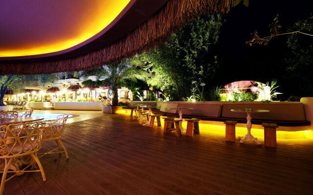 The PINEHILL Hotel & Suites