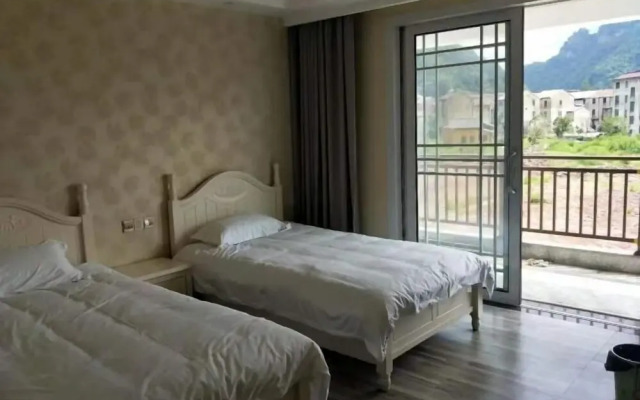 Xinchang Yunqi Small Building House