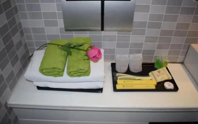 Lingnaying Business Apartment