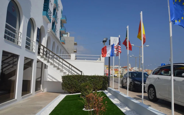 THE FOZ Beach Hotel