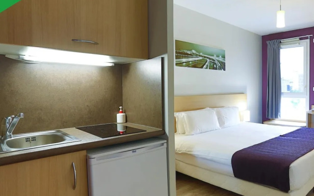 Comfort Suites Lyon Est Eurexpo