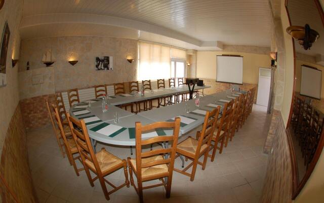 Hotel Des Couronnes Chateaudun