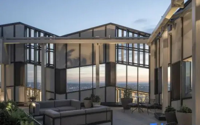 StayCozy at Enclave Croydon