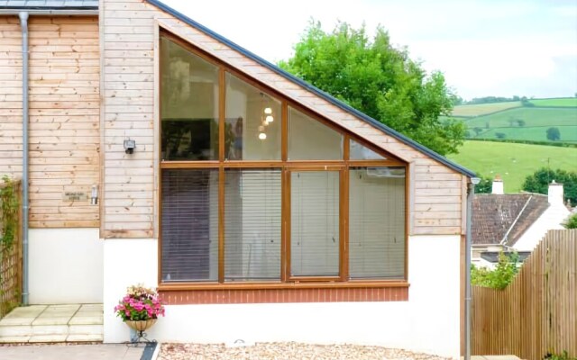 Broad Ash Lodge