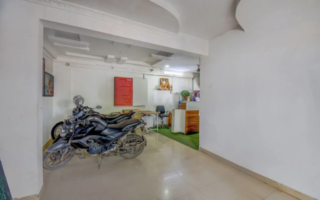 Fabhotel Keshava executive - Nr Mahadji Shinde chhatri