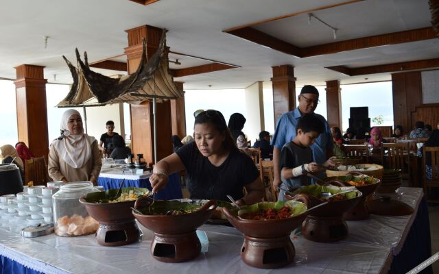 Hotel Maninjau Indah