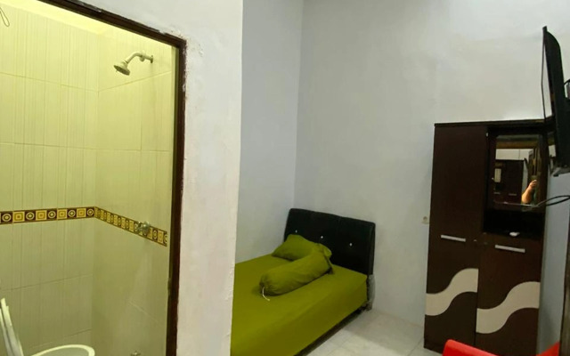 Radja Guest House by ZUZU