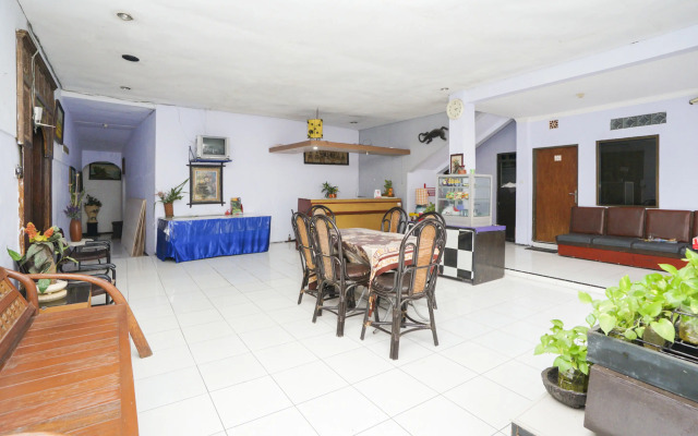 OYO 2003 Female Guest House